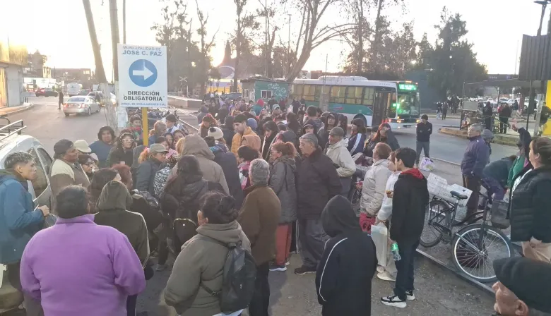 En medio del ajuste del gobierno el Movimiento Evita volvió a entregar alimentos a jubilados