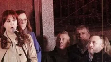 José C. Paz entregó un rosario a Cristina Kirchner tras el fallo de la Corte