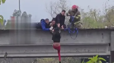 Una mujer intentó quitarse la vida arrojándose al río reconquista