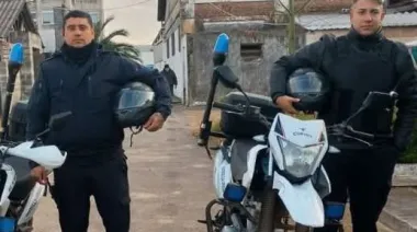 Héroes motorizados: agentes de José C. Paz salvaron la vida de un bebé