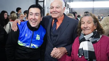Nardini inauguró el Polideportivo de Sourdeaux y respondió críticas del gobierno nacional