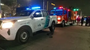 Accidente fatal en Malvinas Argentinas: una camioneta cruzó en rojo y mató a un joven motociclista