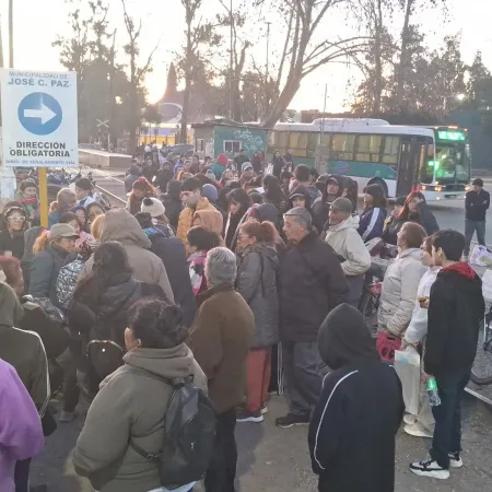 En medio del ajuste del gobierno el Movimiento Evita volvió a entregar alimentos a jubilados